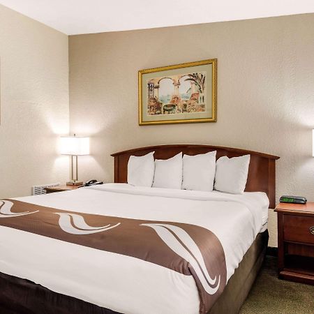 Quality Inn & Suites Tarpon Springs South Екстериор снимка