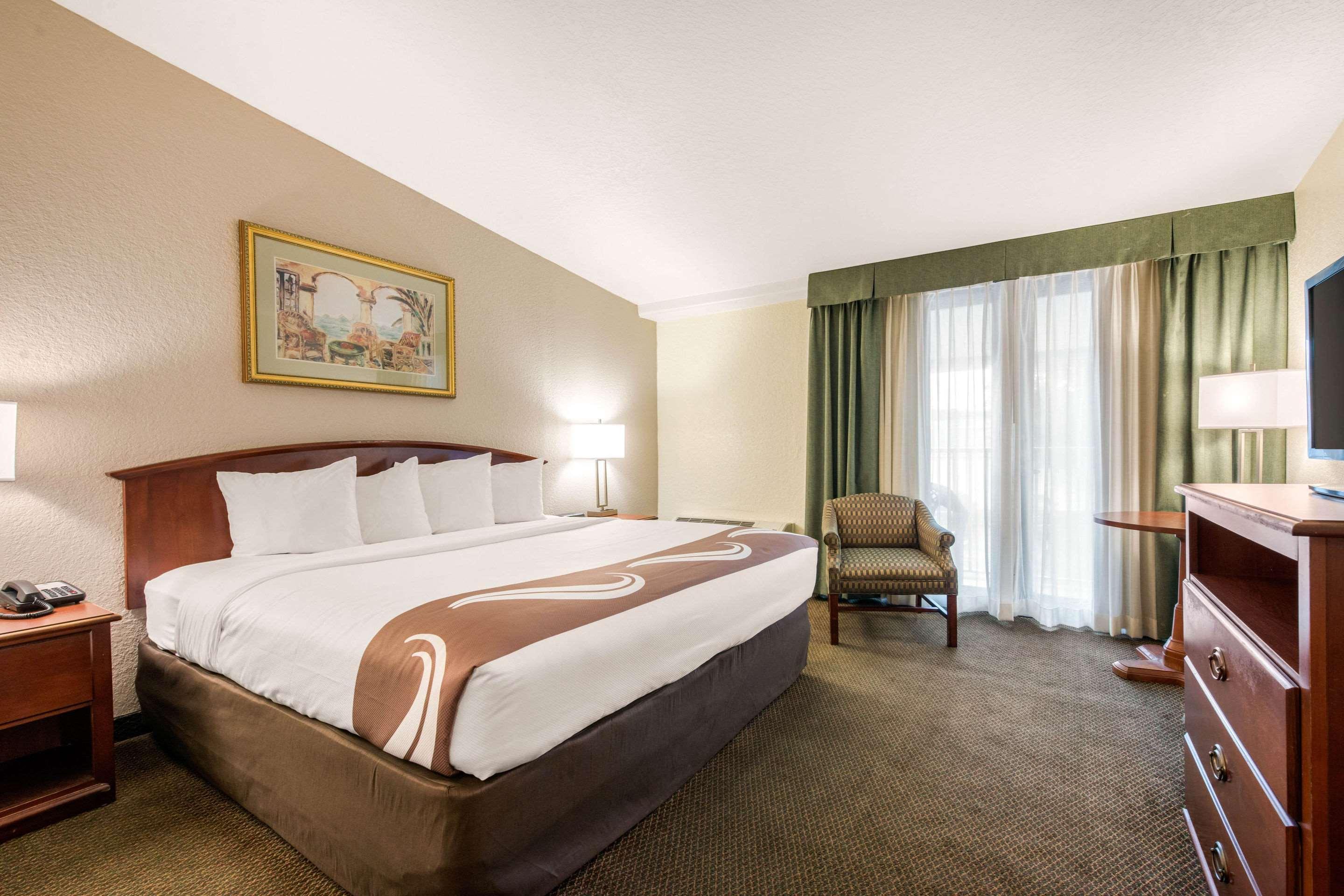 Quality Inn & Suites Tarpon Springs South Екстериор снимка