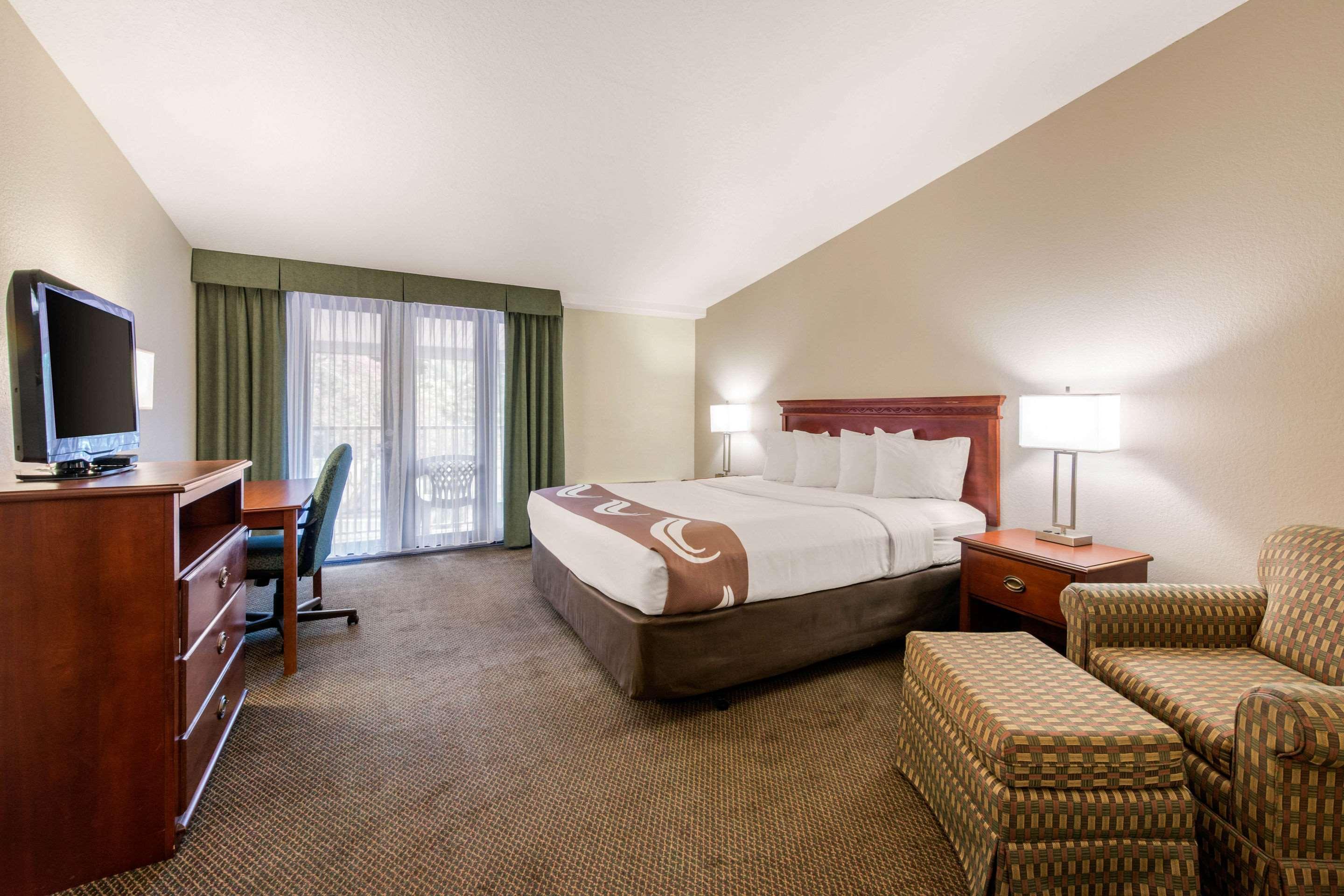 Quality Inn & Suites Tarpon Springs South Екстериор снимка
