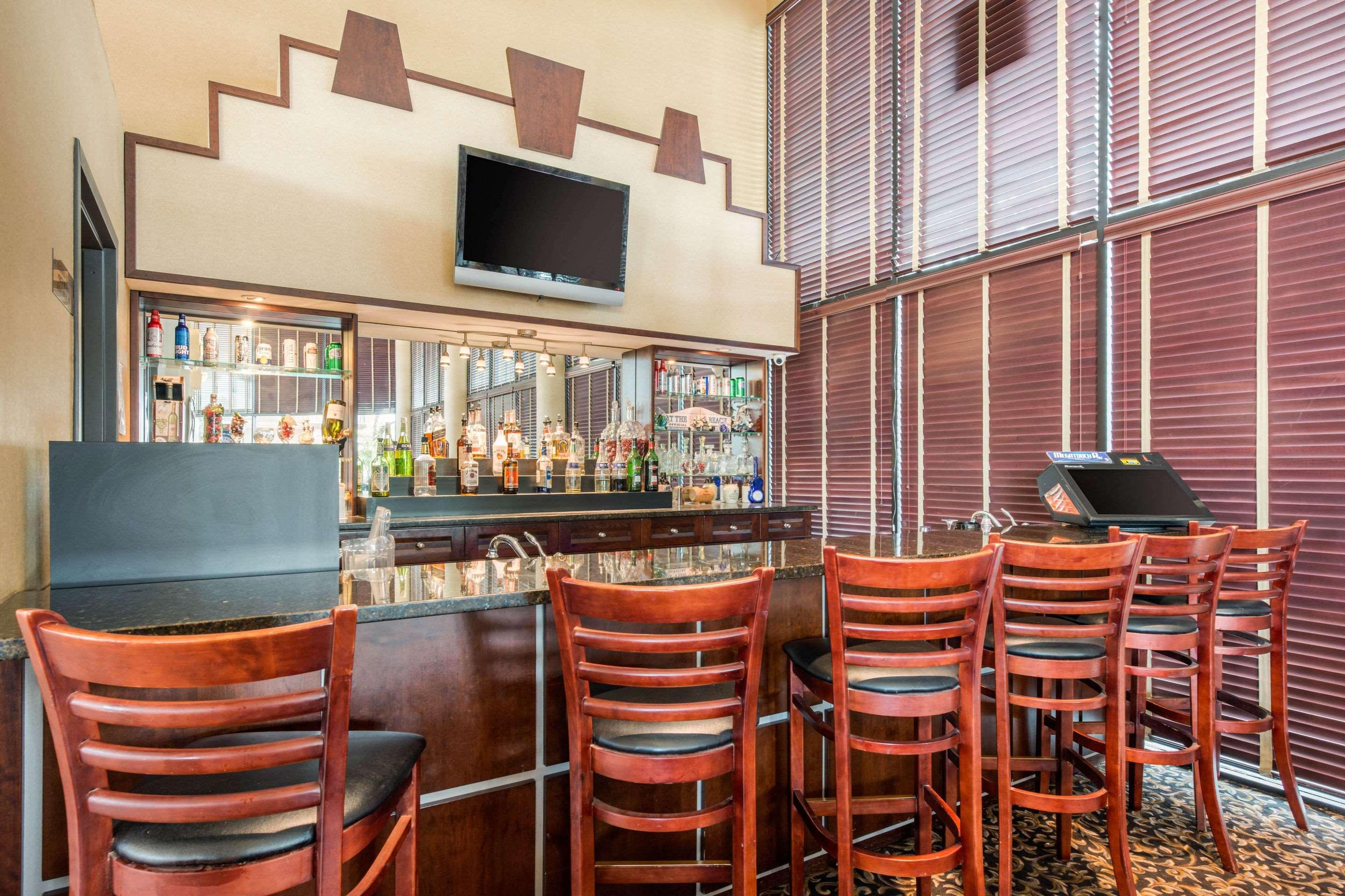 Quality Inn & Suites Tarpon Springs South Екстериор снимка