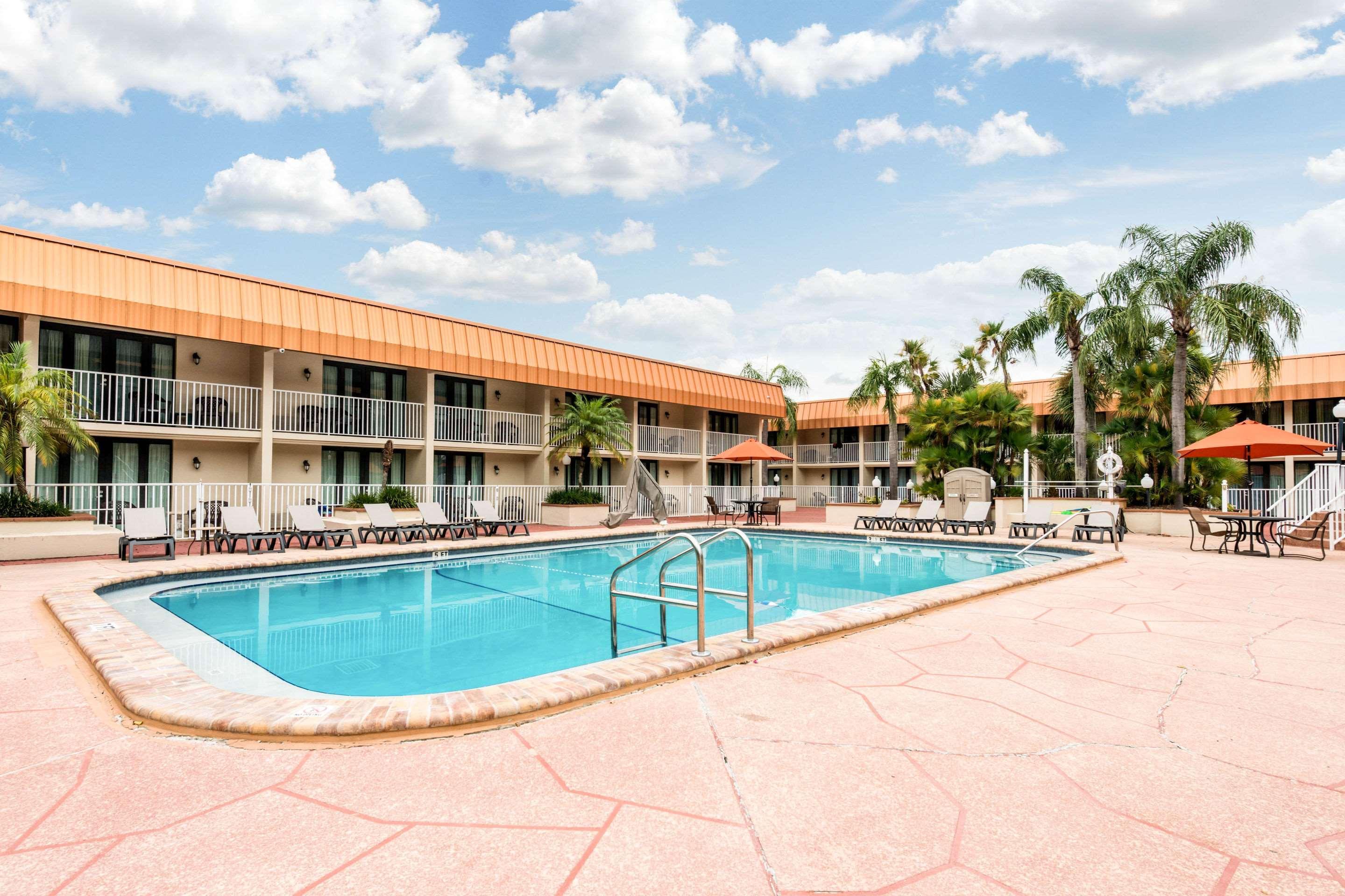 Quality Inn & Suites Tarpon Springs South Екстериор снимка