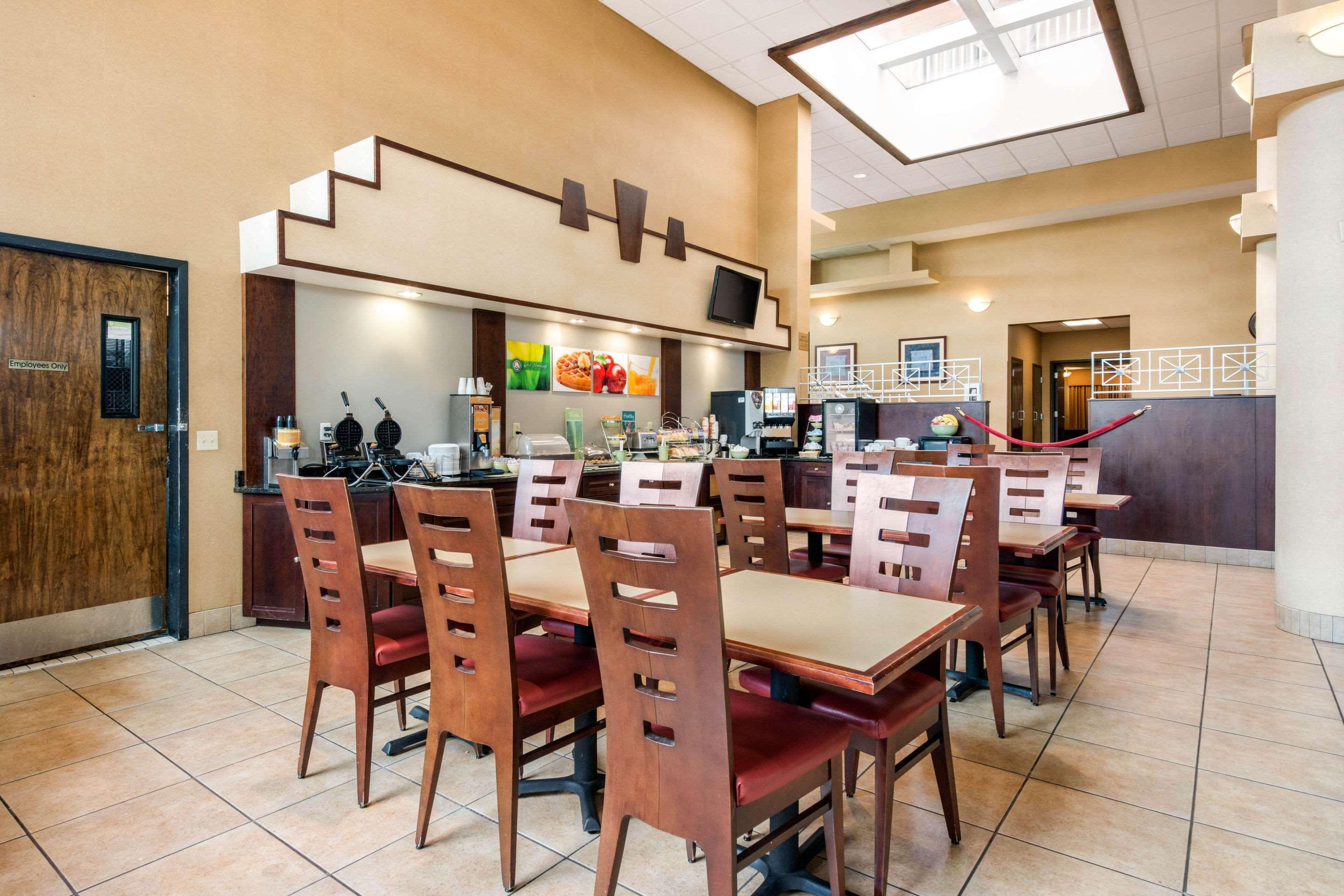 Quality Inn & Suites Tarpon Springs South Екстериор снимка